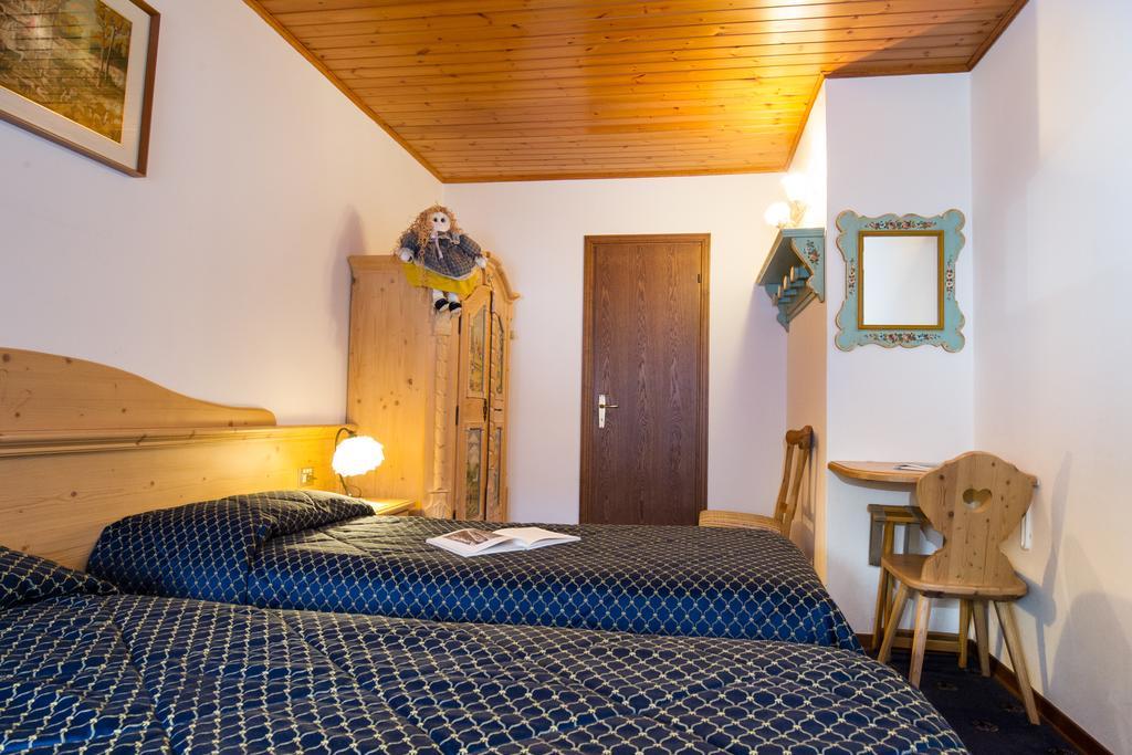 Villa Elena B&B Hotel San Martino Di Castrozza Exterior foto