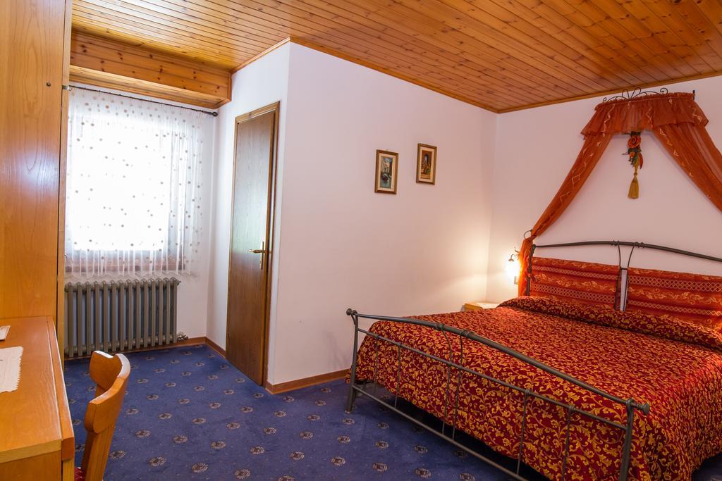 Villa Elena B&B Hotel San Martino Di Castrozza Exterior foto